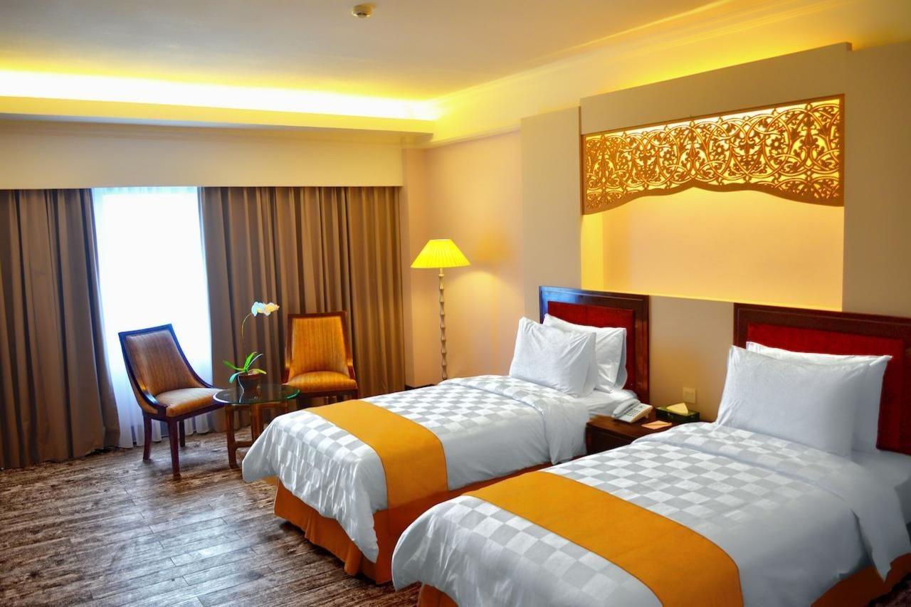 Kyriad Bumiminang Hotel Padang  Zewnętrze zdjęcie