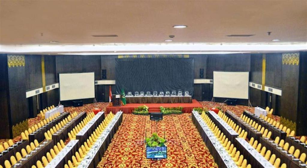 Kyriad Bumiminang Hotel Padang  Zewnętrze zdjęcie