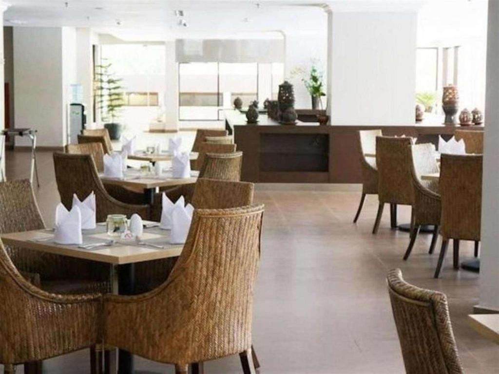 Kyriad Bumiminang Hotel Padang  Zewnętrze zdjęcie