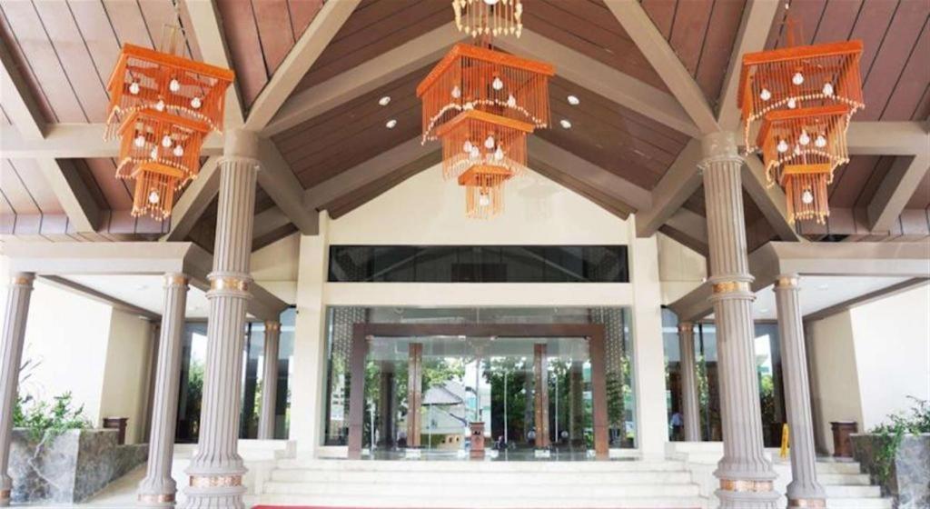 Kyriad Bumiminang Hotel Padang  Zewnętrze zdjęcie