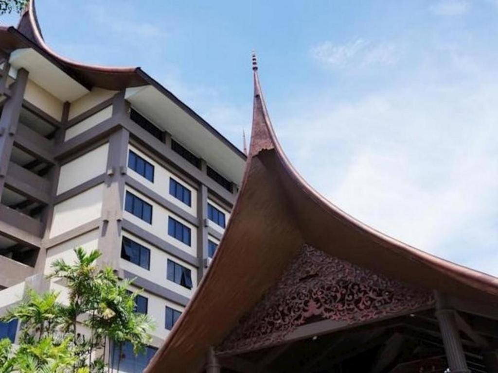 Kyriad Bumiminang Hotel Padang  Zewnętrze zdjęcie