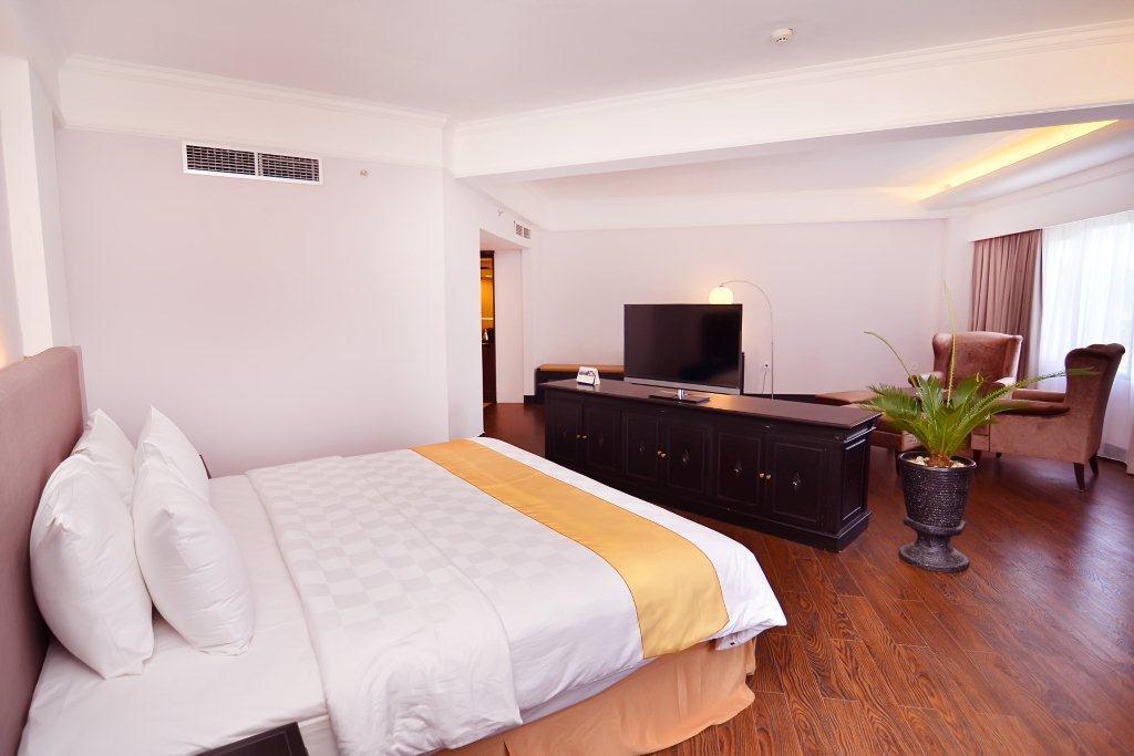 Kyriad Bumiminang Hotel Padang  Zewnętrze zdjęcie