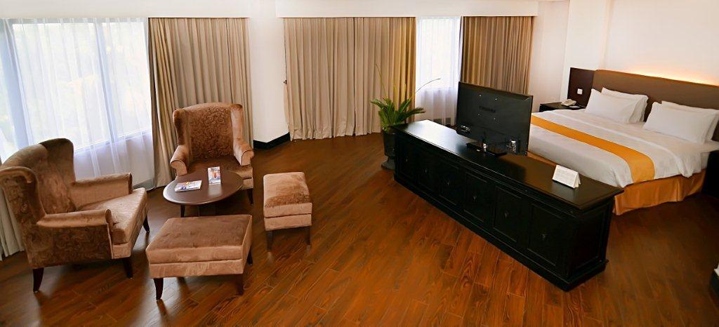 Kyriad Bumiminang Hotel Padang  Zewnętrze zdjęcie