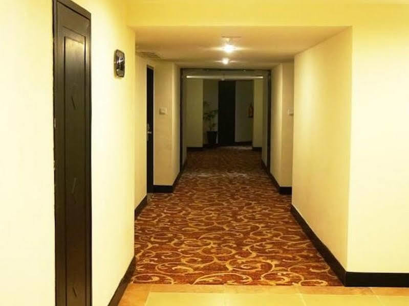 Kyriad Bumiminang Hotel Padang  Zewnętrze zdjęcie