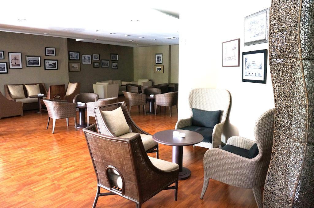 Kyriad Bumiminang Hotel Padang  Zewnętrze zdjęcie