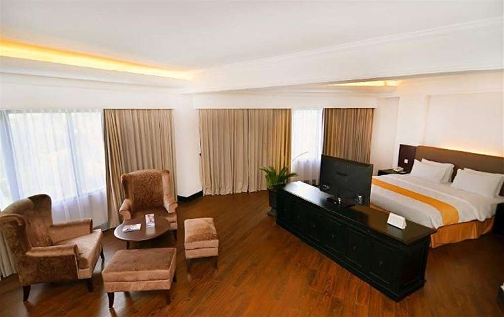 Kyriad Bumiminang Hotel Padang  Pokój zdjęcie